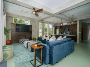 Conmigos 6 Bedroom Beachfront Villa