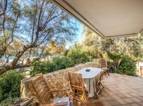 Emerald Holiday House