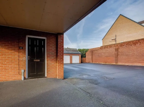Quaint 1 Bedroom 1st Floor Flat