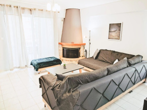 Summer Breeze Apartment in Kalamata
