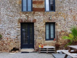 Maison de 2 chambres avec jacuzzi jardin clos et wifi a Sains