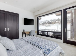 White Wolf by Avantstay Stunning Unit in Ideal Park City Location w/ Communal Pool & Hot Tub