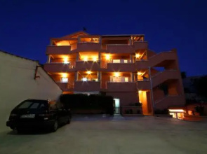 Apartments Fjondra
