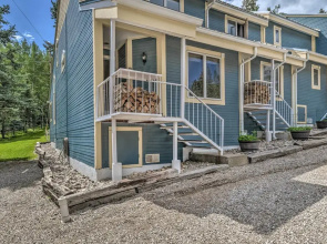 Cozy Cloudcroft Townhome ~ 1 Mi to Burro Ave!