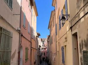 Cassis centre, superbe appartement neuf, 50m port.