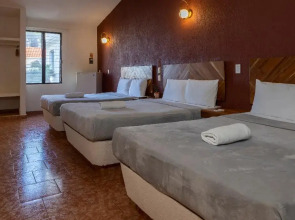 Capital O Hotel Rolovi Cancun