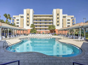 Walk to Shore: 5th-floor Condo in New Smyrna Beach