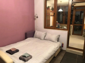 Top Center 2-BR Apartment with lovely Outdoor Area