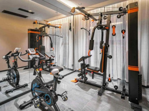 Superior Hotel (Jiaxing Yaohan Shopping Mall Area)