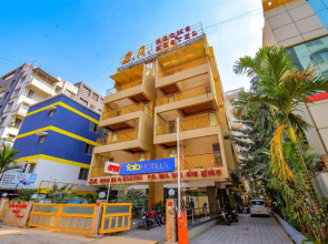 OYO 9721 Hotel SR Rooms