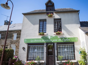 La Petite Maison près de l'Eglise