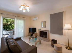 Bounatsa Studios & Apartments