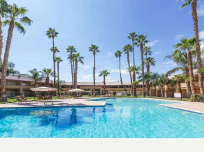 Days Inn by Wyndham Bakersfield