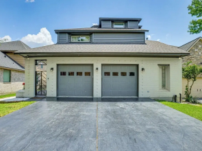Exquisite Canal-front Home: Access to Lake Conroe!