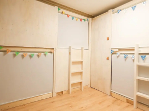 Linker Party House - Hostel