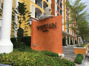 Venetian Signature Condo by Immy