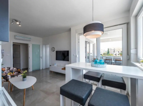Villa Adria 4 luxury apartment with a pool