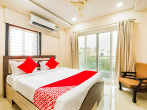 Capital O 46118 RR Towers