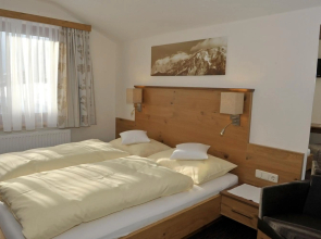 Edelweiss Apartments