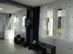 Petrovac Holiday House with pool