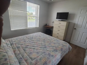 Contemporary 2-bed 2-bath condo