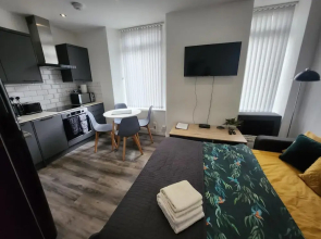 Bright & Stylish 1-bed Apt W/free Parking & Wi-fi