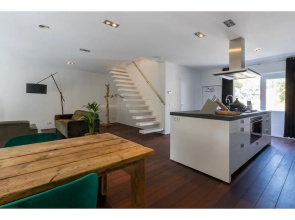 Beautiful Well Equipped Apartment Near the Beach