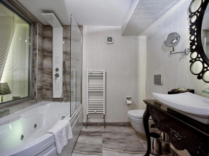 Demonti Otel