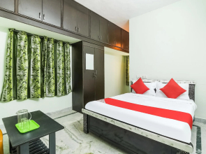 OYO 42984 Kartikeya Park View Residency