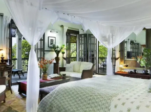 Residence on the Rocks