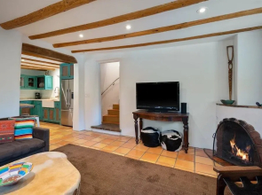 Dancing Hare - Colorful and Inviting Tesuque Home Right Next to Bishop`s Lodge