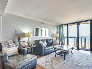 Walk to Beach & Eats: Condo w/ Pool in Clearwater!