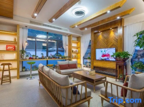Anji Lanshe Homestay (Zhongnan Baicaoyuan Yuan Anji Natural Museum Branch)