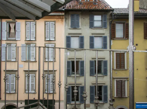 Suite Tower