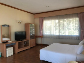 Seapine Beach Golf and Resort Hua Hin