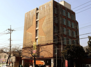 Atelier Hostel