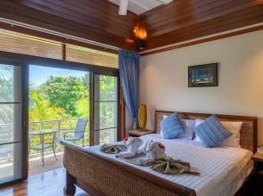 4BR Villa beach walking distance KBR44