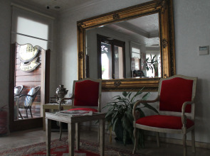 Artefes Hotel Old City