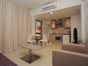 Frixos Suites Hotel Apartments