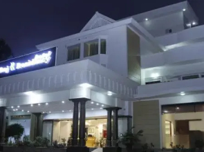 Hotel Raj Residency