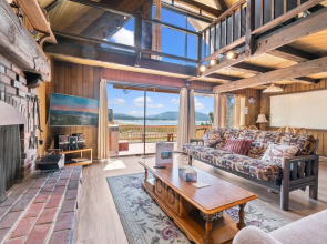 Alpine Lakefront - Lakefront Cabin And All The Amenities Really Fun From The Pool Table And Spa 3 Bedroom Home