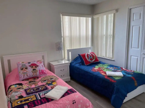 Three Bedroom Apartment #7 -- 2737 NPB -- Vusa Three Bedroom Condo Apartment