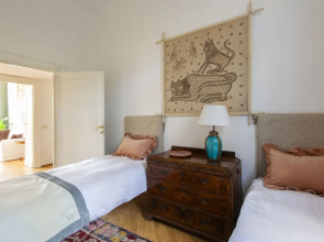 Popolo Square Luxury Two Bedroom Apartment