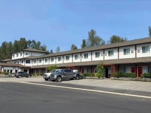 Revelstoke Gateway Inn