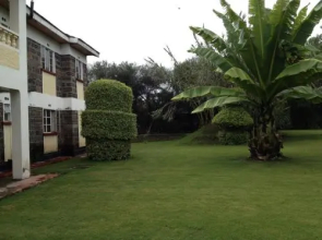 Homebase Gardens Hotel & Safaris