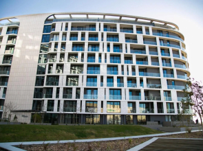 Ellipse Waterfall Upmarket Apartment