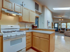 Huckleberry  3 Bedroom Home by RedAwning