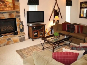 Seven Springs 4 BR Premium Condo, Deck with Views by RedAwning
