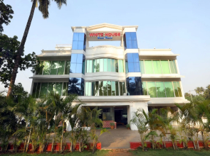 OYO 12817 White house beach resort