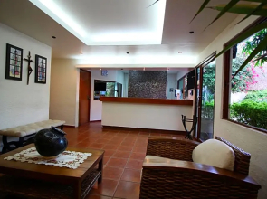 Villa Blanca Suites